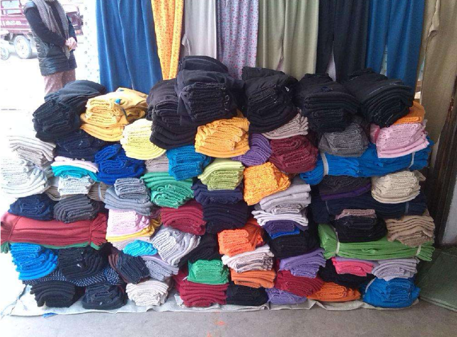 大街上经常看到的那些地摊,都是在哪里进货的?内行人透露实情