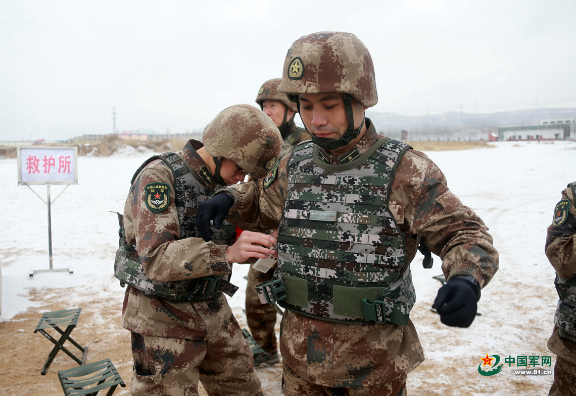 顶风冒雪,陆军第76集团军某旅训练场震声连连