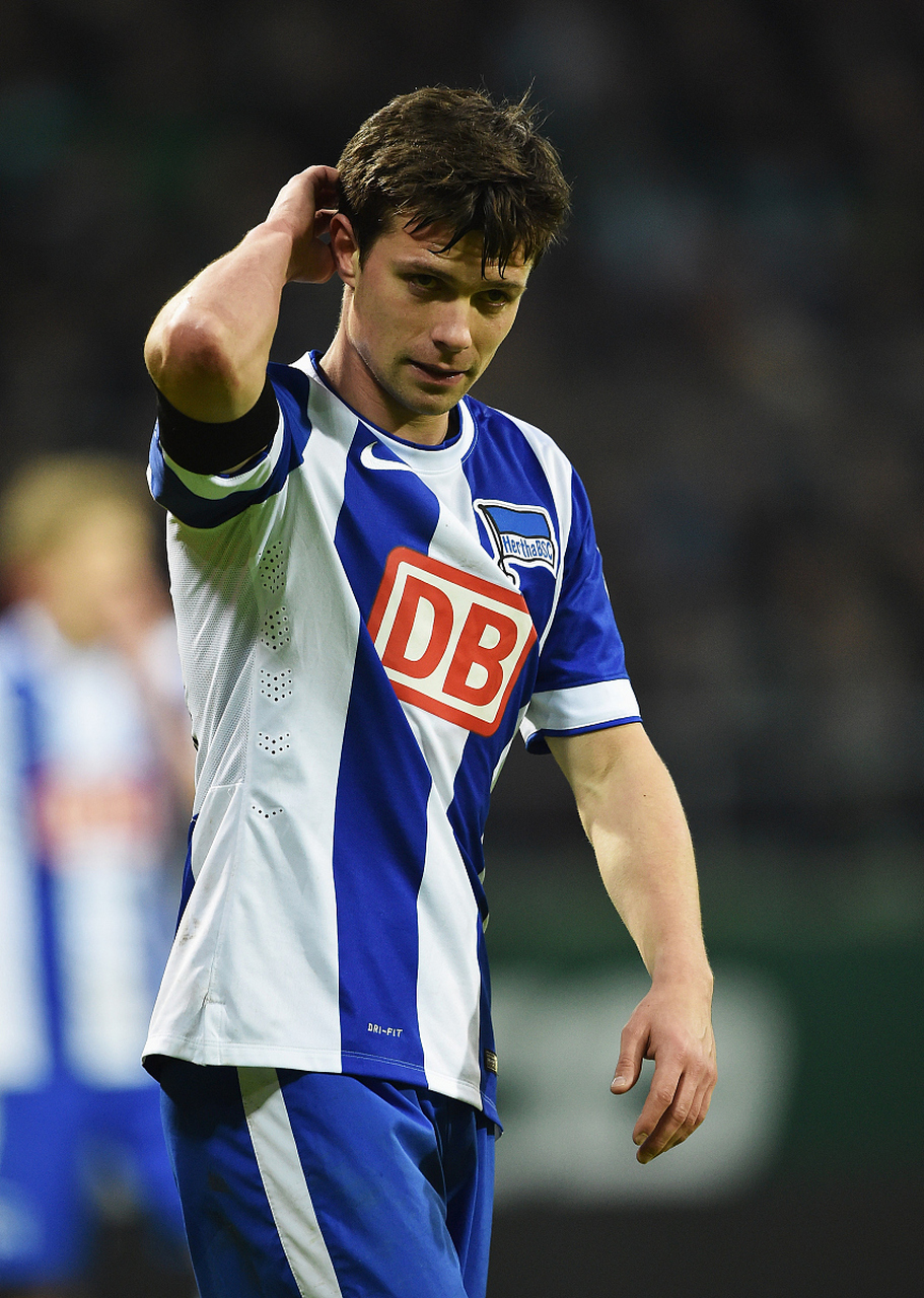 阿兰-希勒,英国足坛传奇射手,拒绝曼联,只为纽卡斯尔!