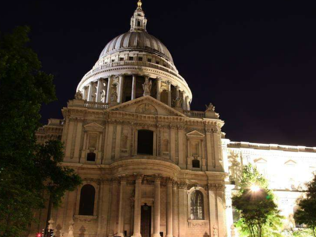 启蒙运动是场观念的改革,废弃了宗教的观念,发现了自然法则