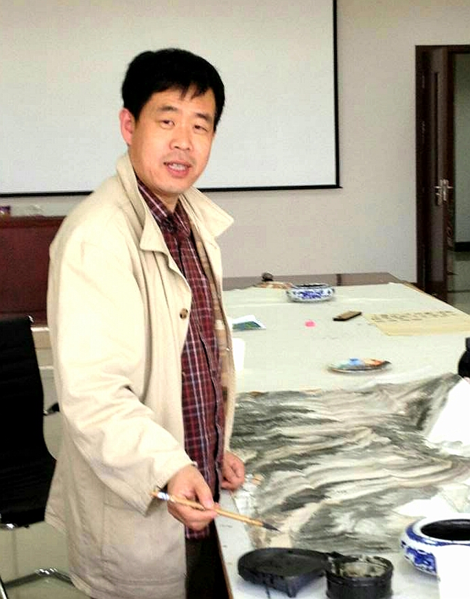 画家王金明— —以美育人尽善尽美