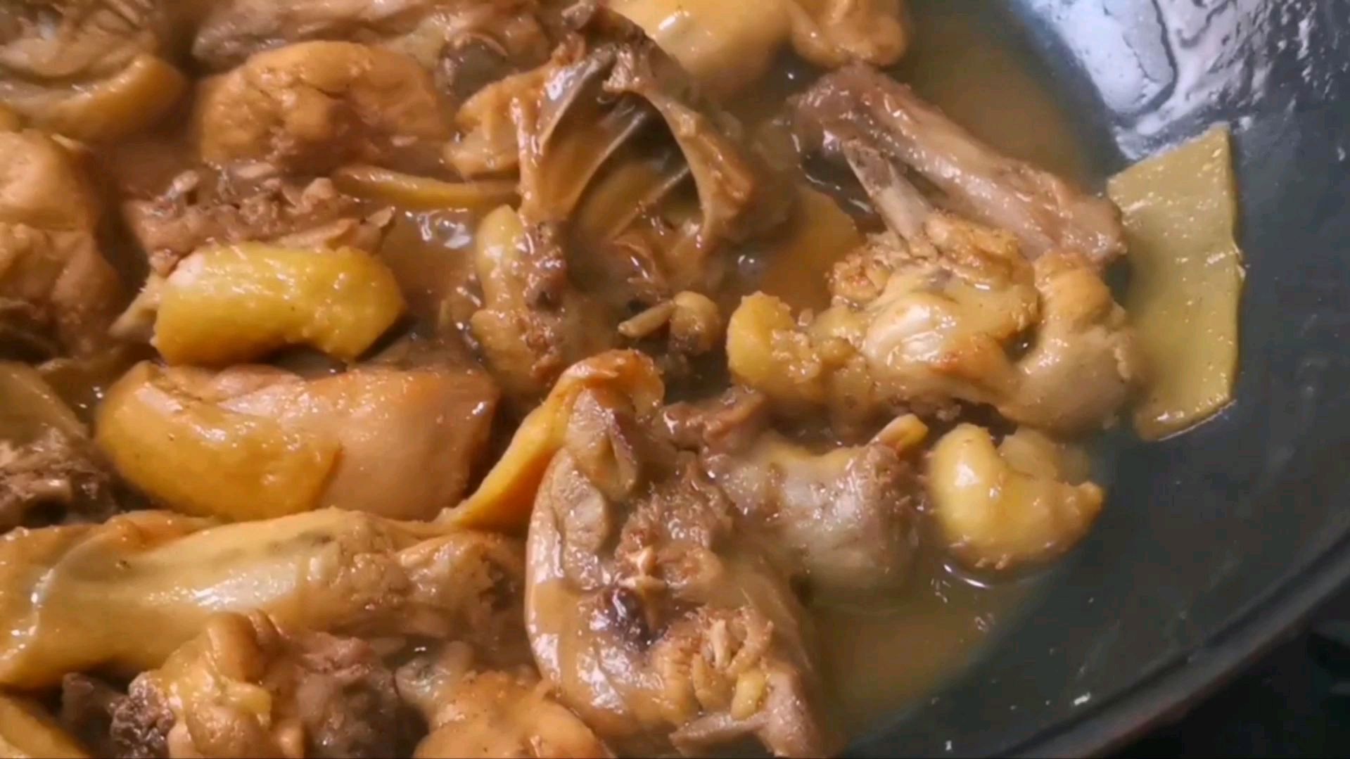 广东人爱吃的,姜葱滑鸡,味浓肉嫰,鲜香皮嫰,这才是正确做法