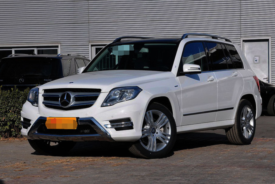 奔驰glk级这款车外观设计很不错,造型时尚,不会有沉闷的气息