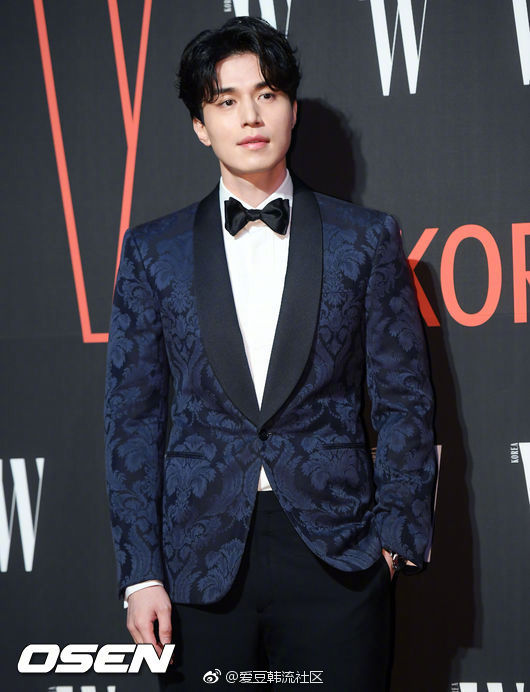 [星闻]李栋旭出席2018mma……帅气颁奖者出击确定