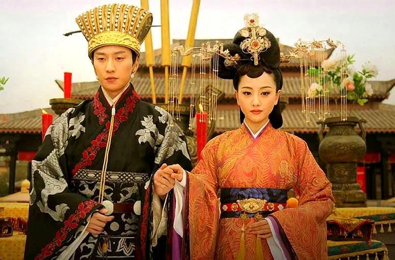 萧美人的镇国十二步摇和银容的银步摇,你更喜欢哪一个