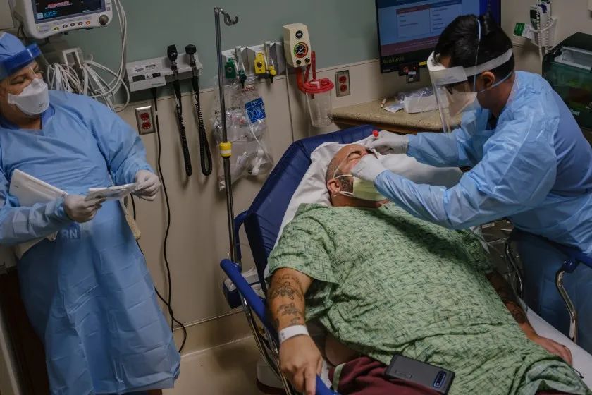 「关注」持久战？谭德赛称新冠将与人类长期共存，美国暂停发放绿卡60天