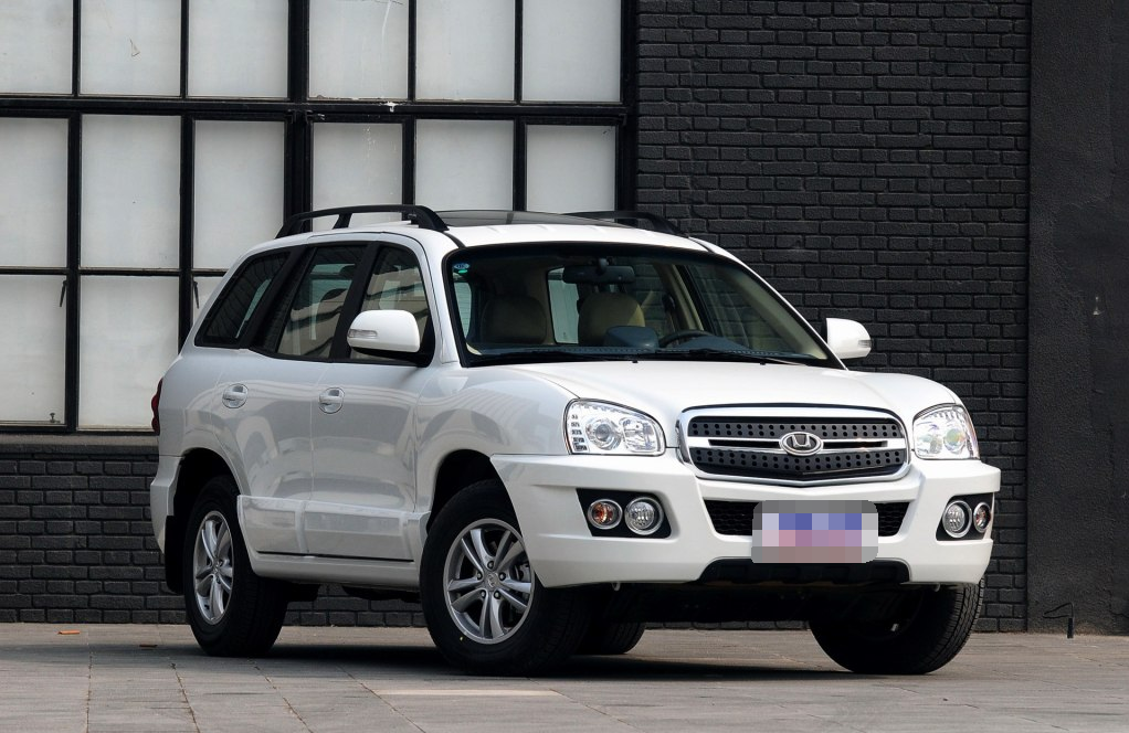 圣达菲经典外观高端大气,舒适简洁的内饰,开在街上回头率超高