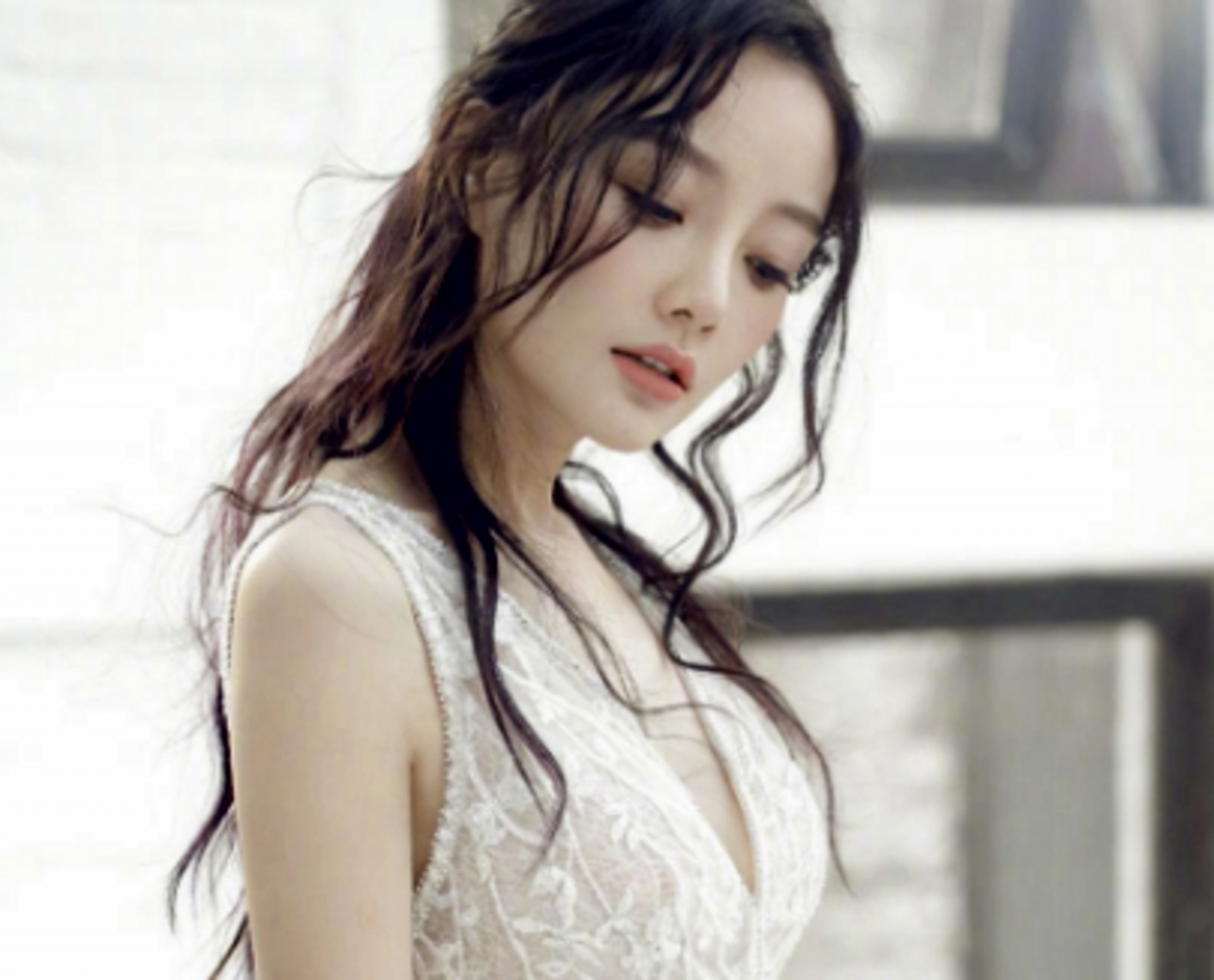 李小璐又飘飘然了!网友:沉默应该就是最好的回应?