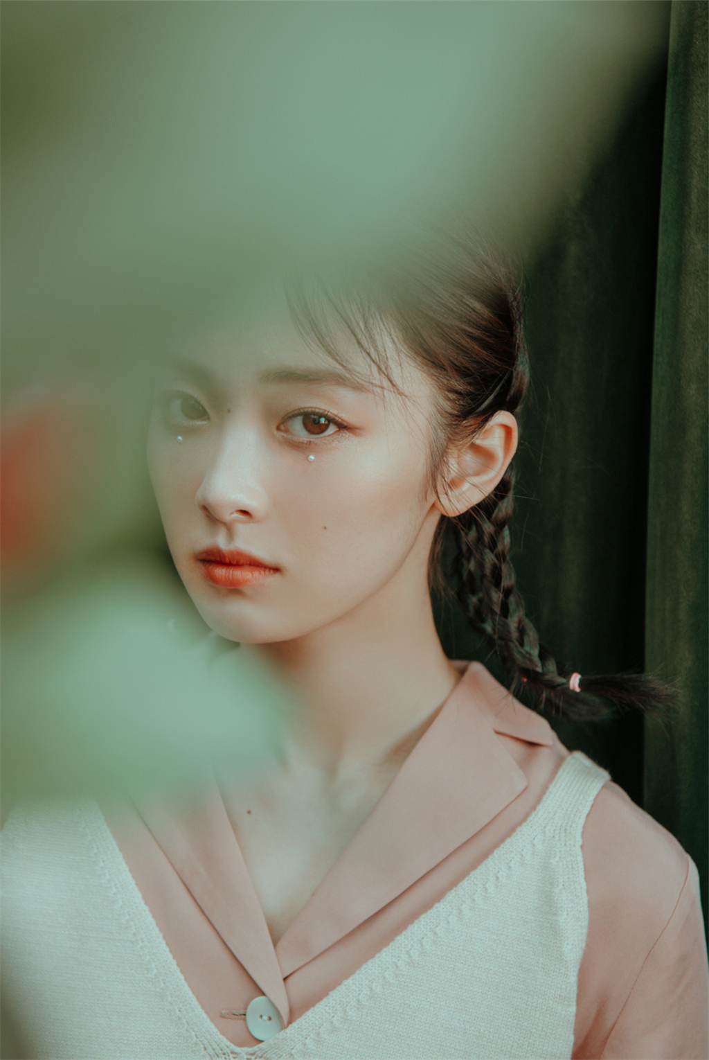 邵芸,慕容九的甜系穿搭,珊瑚粉连衣裙,演绎复古感的糖果系少女