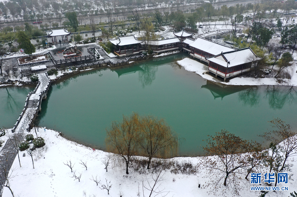航拍:吴楚冲衢地 雪落成诗画