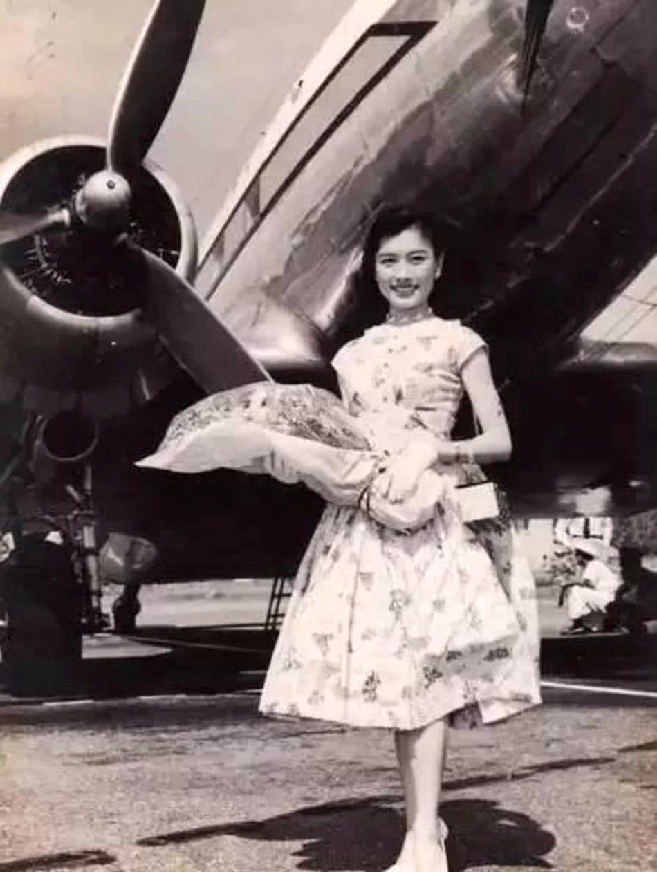 民国时尚名媛,从小坐拥无数名牌,离婚后前夫还对她念念不忘