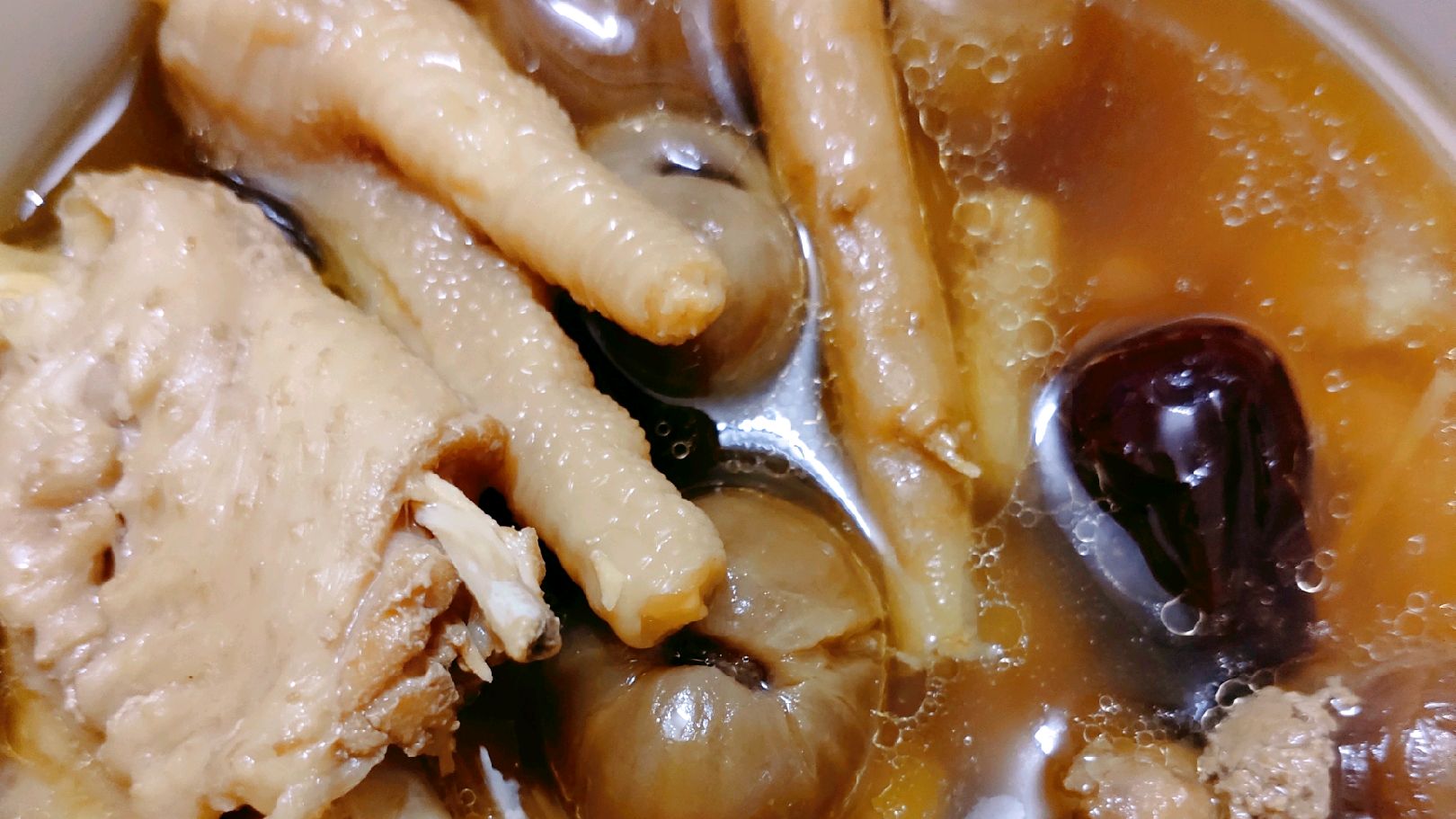 这样炖鸡汤,味道鲜美,营养丰富