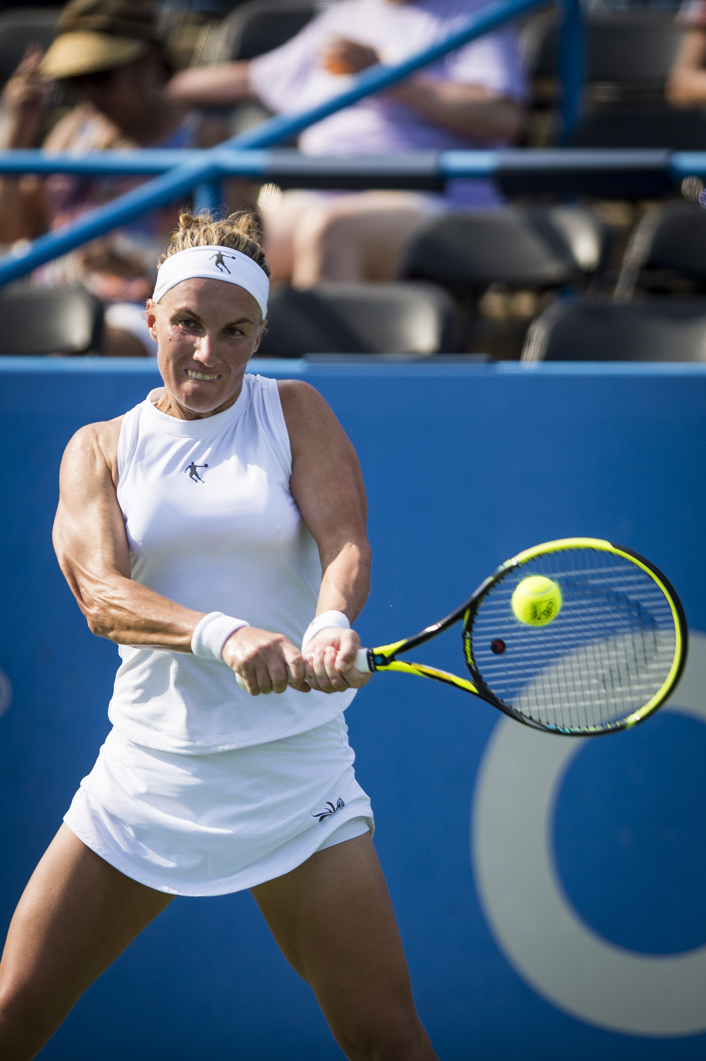 网球——花旗银行公开赛:库兹涅佐娃晋级决赛(4)