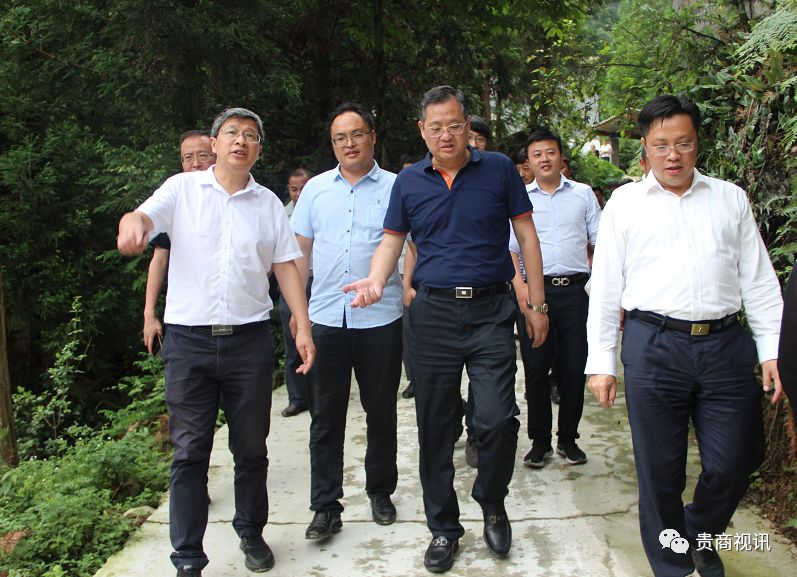 贫困群众脱贫关键要有产业带动——李岳德书织金调研侧记