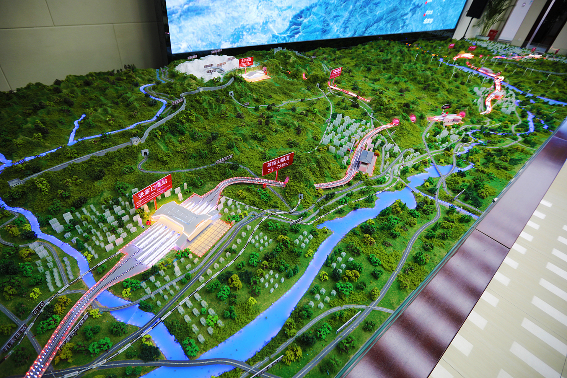 无论地形,房地产,农业,新能源还是公路沙盘,均专业制作,业界领先.