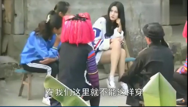 变形计:舞媚娘给农村娃化妆惹怒村民,还嫌她不穿裤子露腿