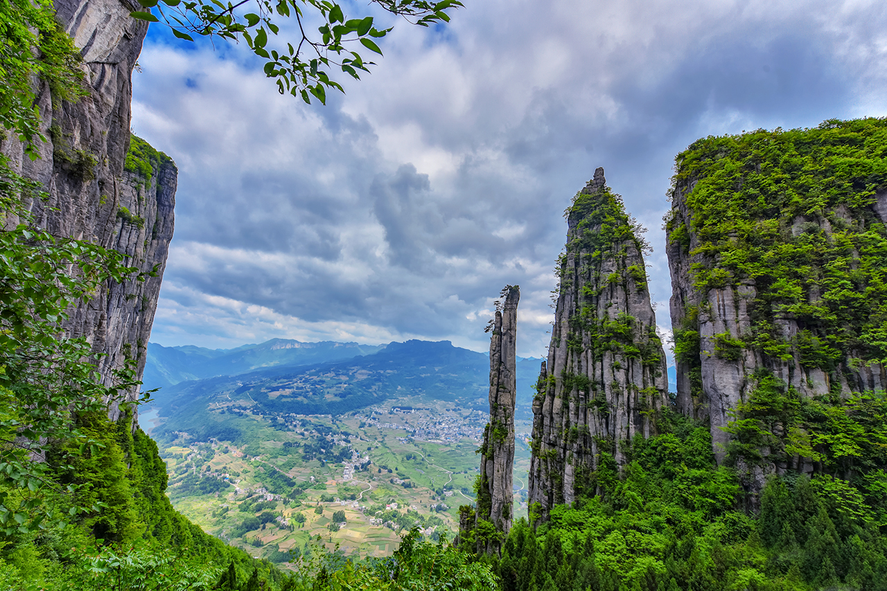 喀斯特地貌"天然博物馆"---恩施大峡谷