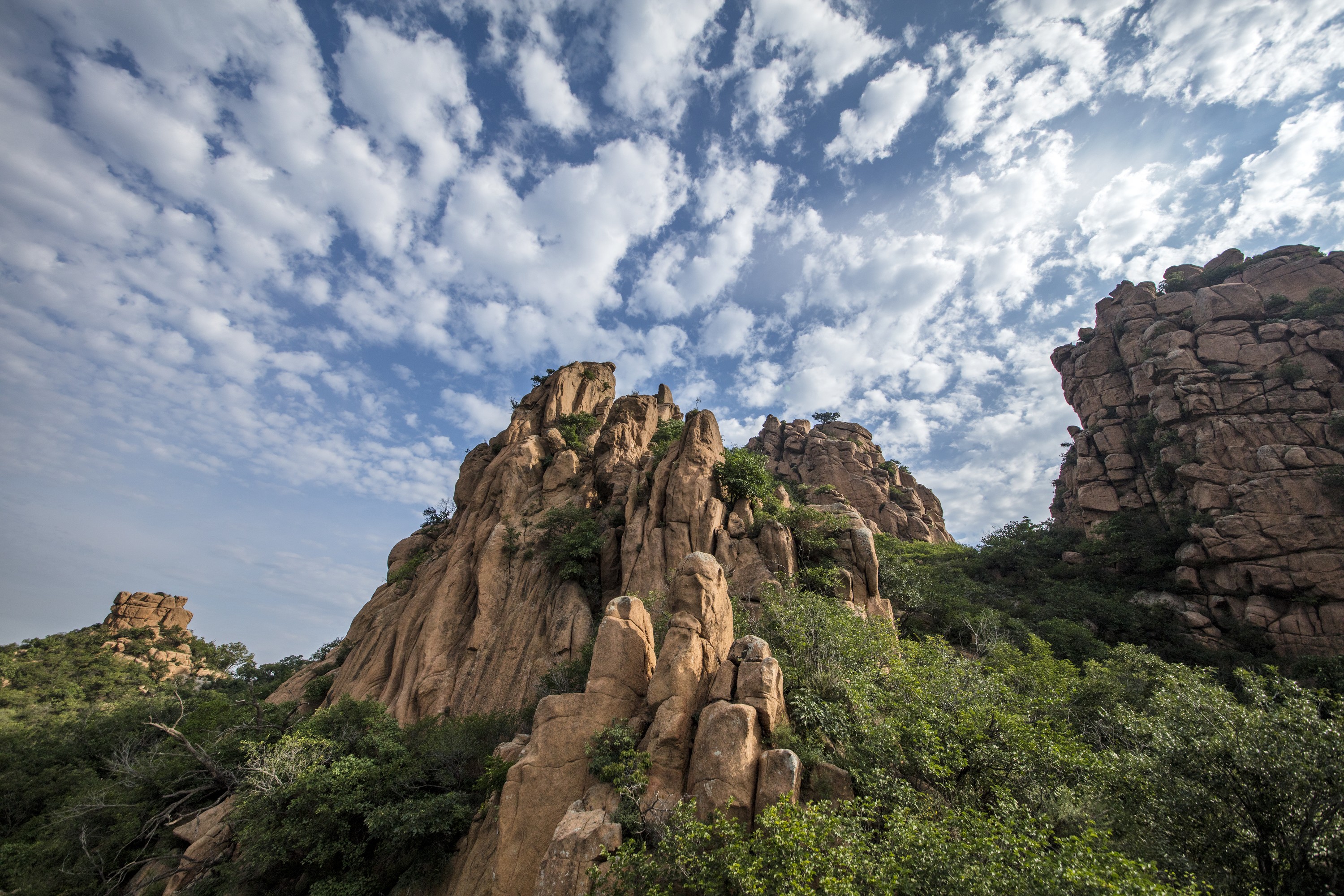 看不够的风景—北票大黑山四季景色如画屏