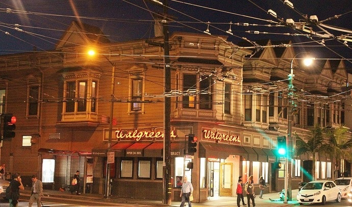 卡斯特罗街曾经是一块和发展绝缘的不毛之地,如今成为繁华闹市