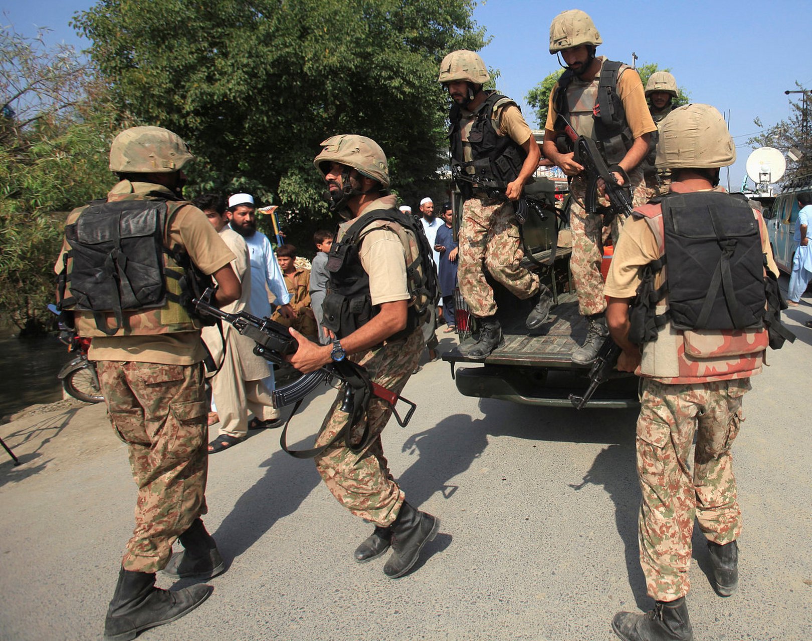 巴基斯坦反恐压力  97巴基斯坦海军基地遭恐袭,军方反恐压力再升级!