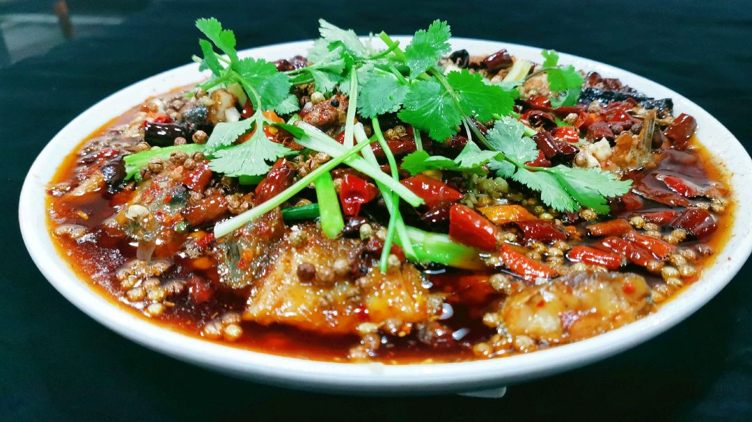 正宗重庆江湖菜来凤鱼,麻辣鲜香下饭安逸,四川大厨教你简单美味