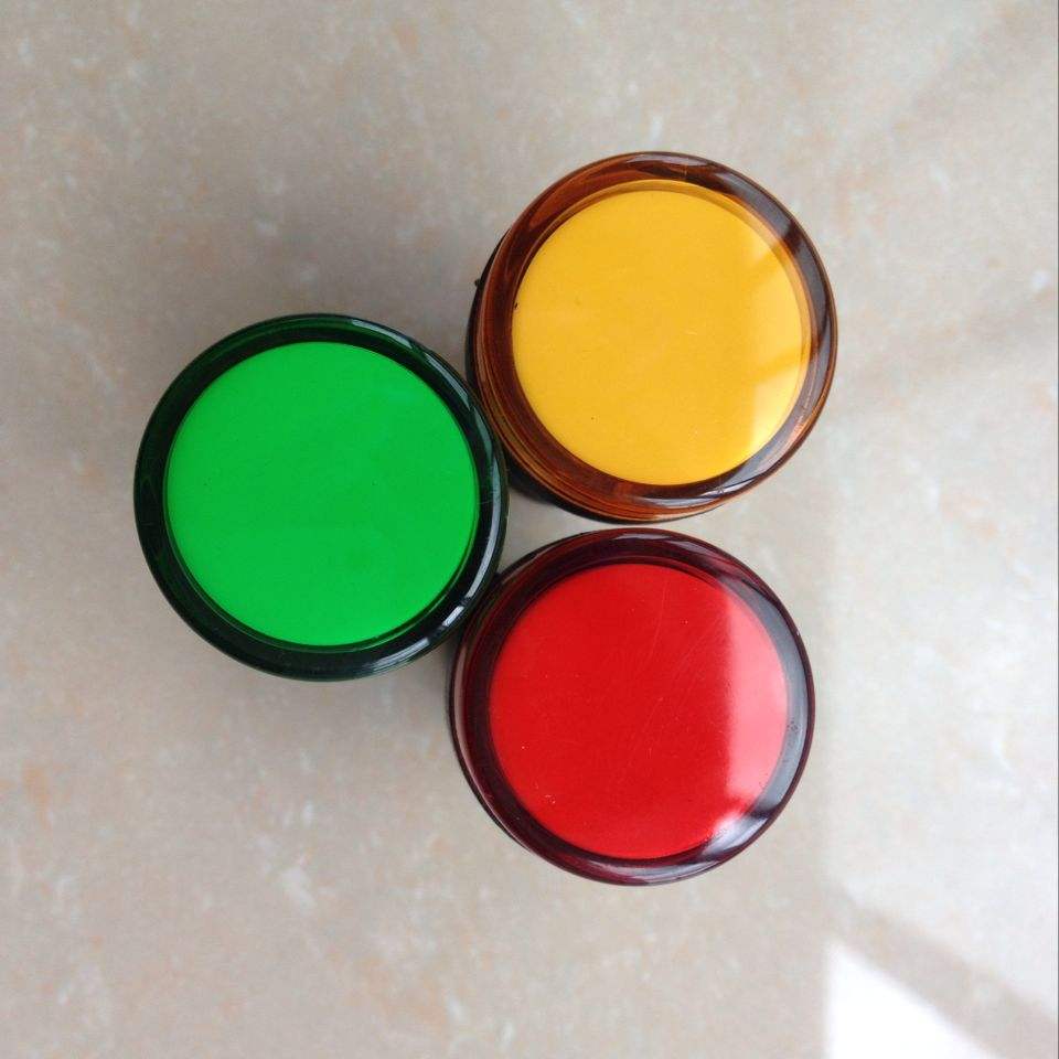 大家过马路都是看灯,那你知道为什么是只有红黄绿三个颜色吗.