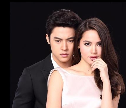 《新爱情杀手》沦为孤儿的男主被大佬收养,培养成一名冷酷的杀手.