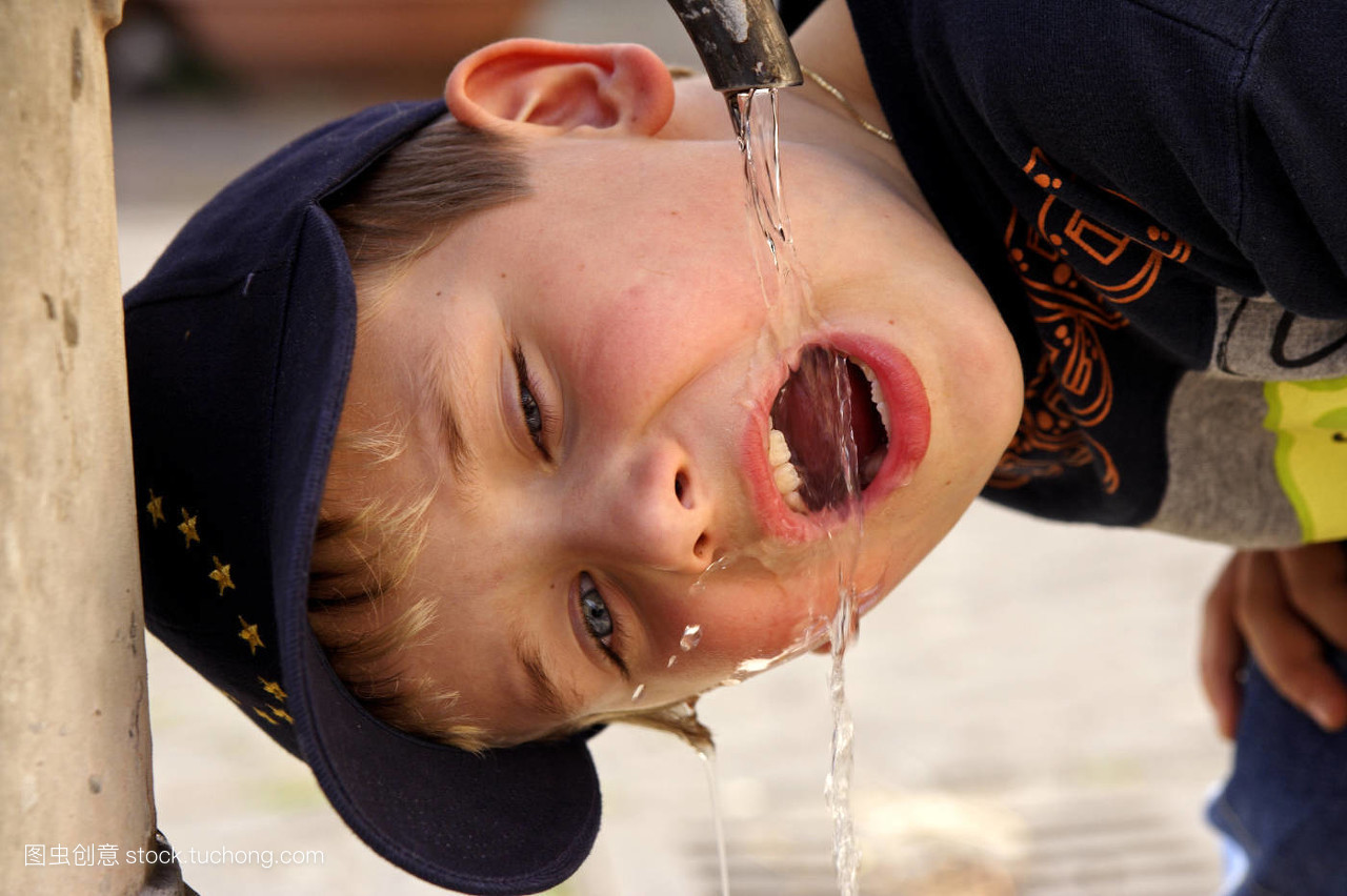 发烧时多喝开水真的有用吗?