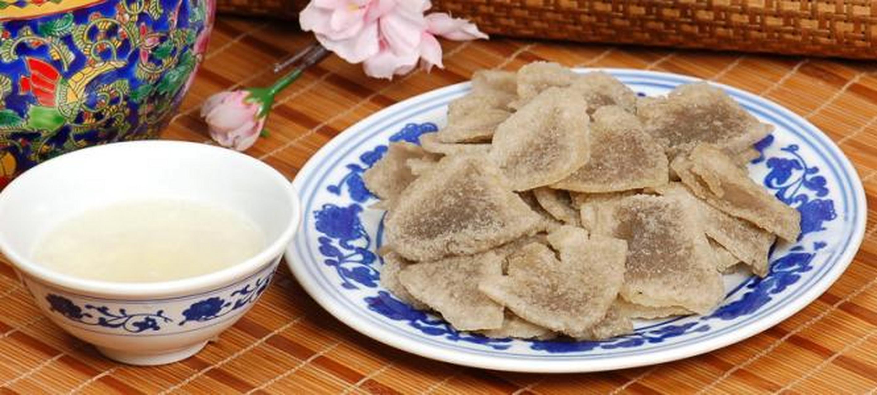 百城百味#北京美食灌肠讲究用猪大肠中练出的油炸制,因此正宗的炸