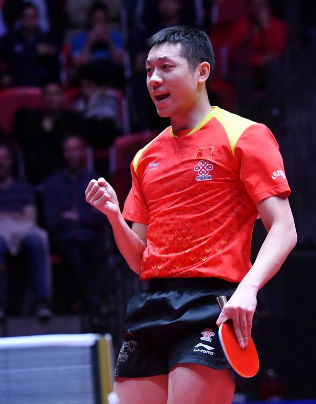 装备 许昕最近反手有明显提高是不是因为换板了?