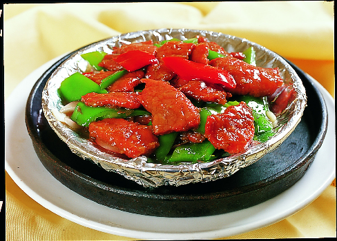 铁板掌中宝:掌中宝即为鸡爪中间的脆骨,色泽浅黄略带一点肉,质地脆爽
