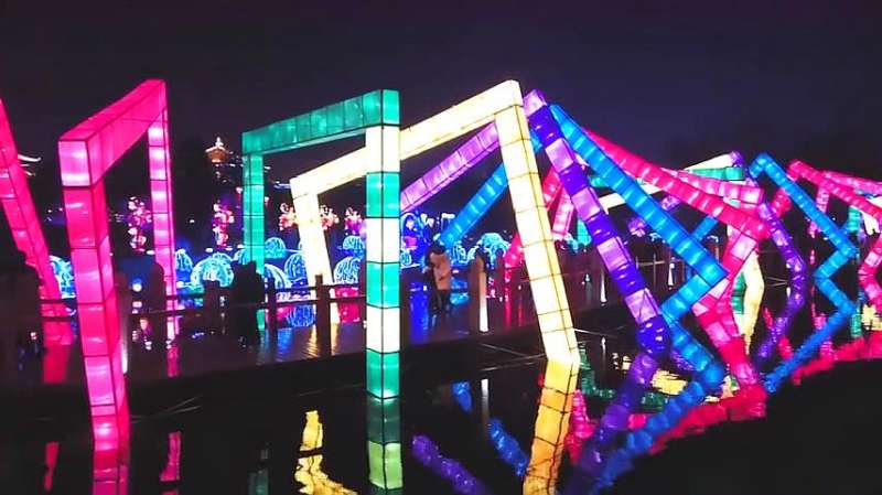 西安大唐芙蓉园灯展惊艳亮相 流光溢彩美轮美奂,旅游,旅途趣闻,好看视频