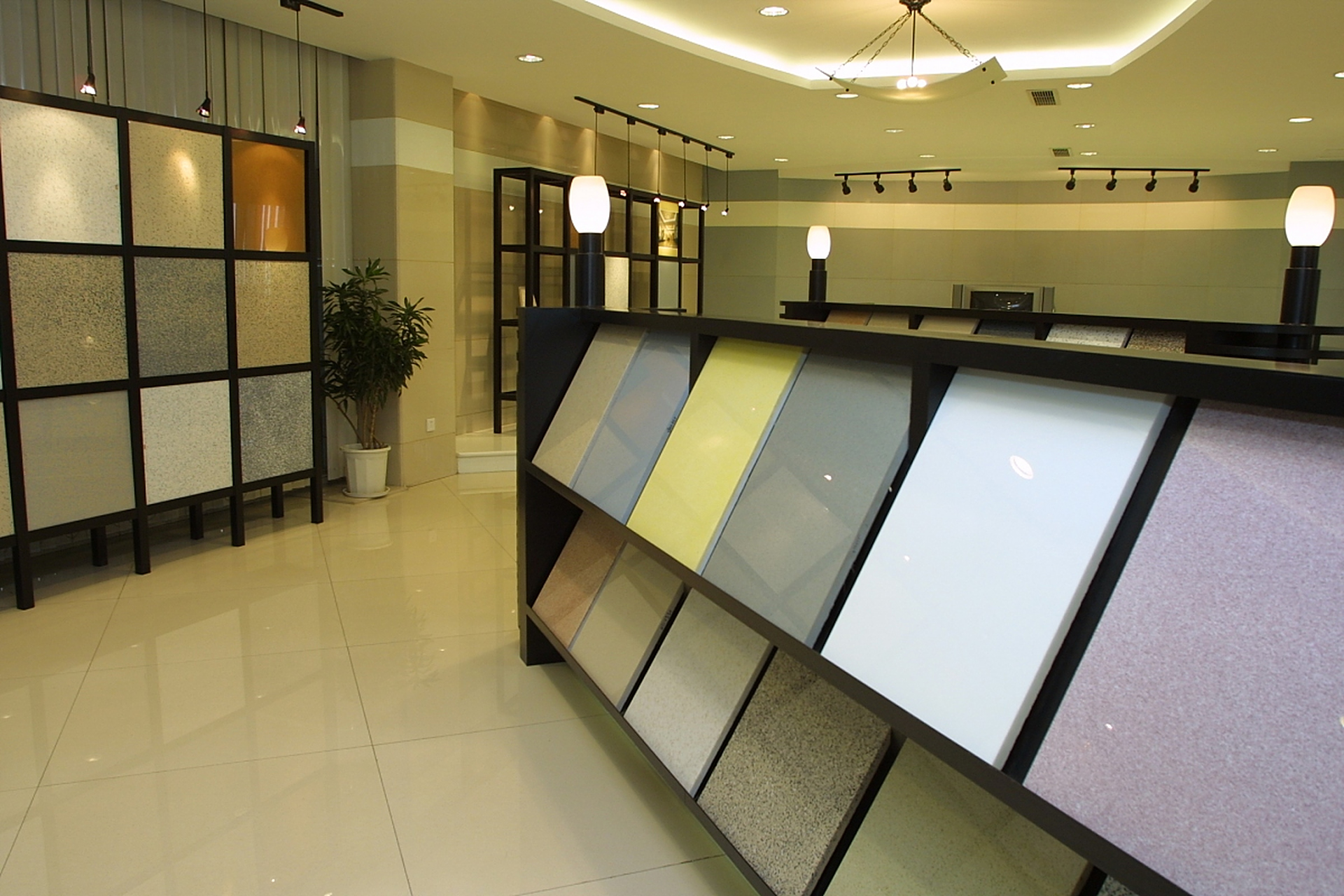 都知道佛山陶瓷瓷砖质量好,但如果你去建材批发城买佛山瓷砖要留个心