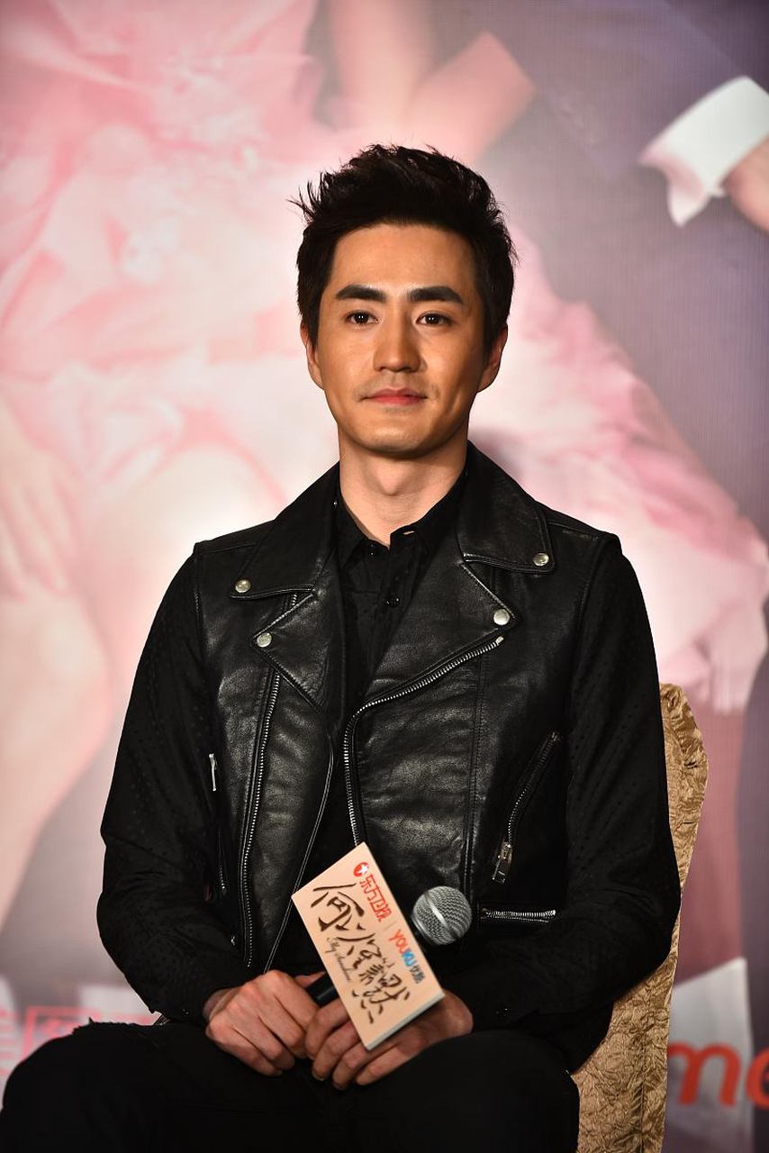 杨玏很稳重,王玉雯也很识大体,互不干涉工作,不插手对方太多反而很