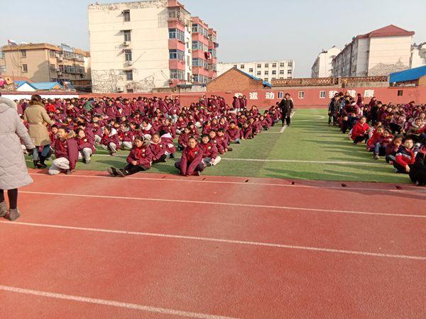 涟水县向阳小学举行冬季防火疏散演练活动