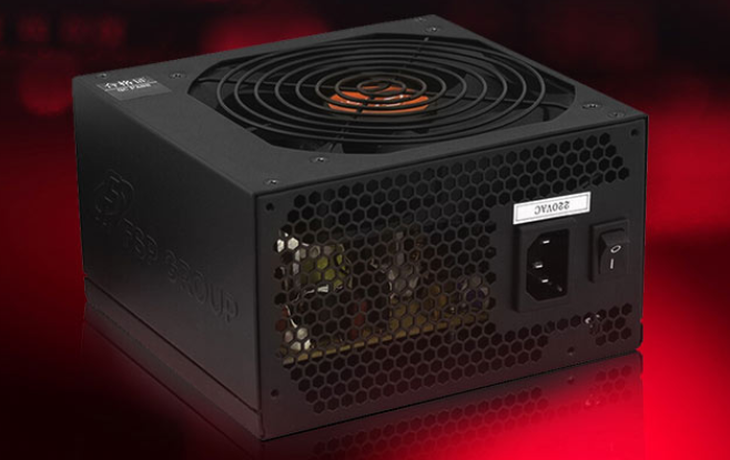 秒杀抢购中!雷霆世纪全新第八代酷睿i5-8400游戏主机 京东预约