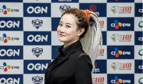 王者荣耀:虎妞解说引争议 力压瓶子李九?水友却说有硬伤!