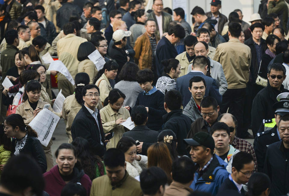 下崗工人養老保險繳費15年,不到退休年齡,能領取養老金嗎?