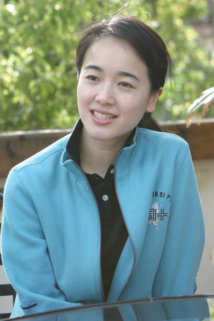 美女主持人"杨蕾,嫁给了身价10亿的土豆网老板王微,婚后才1年,老公有