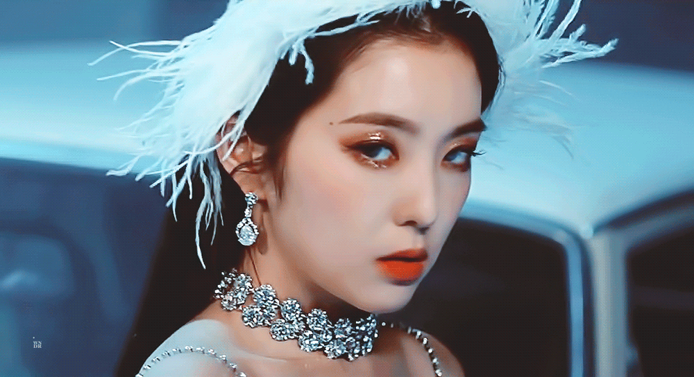 之前一直没get到裴珠泫,但看了这动图之后,get了