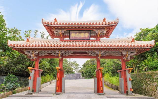 首里城的正门"守礼门"