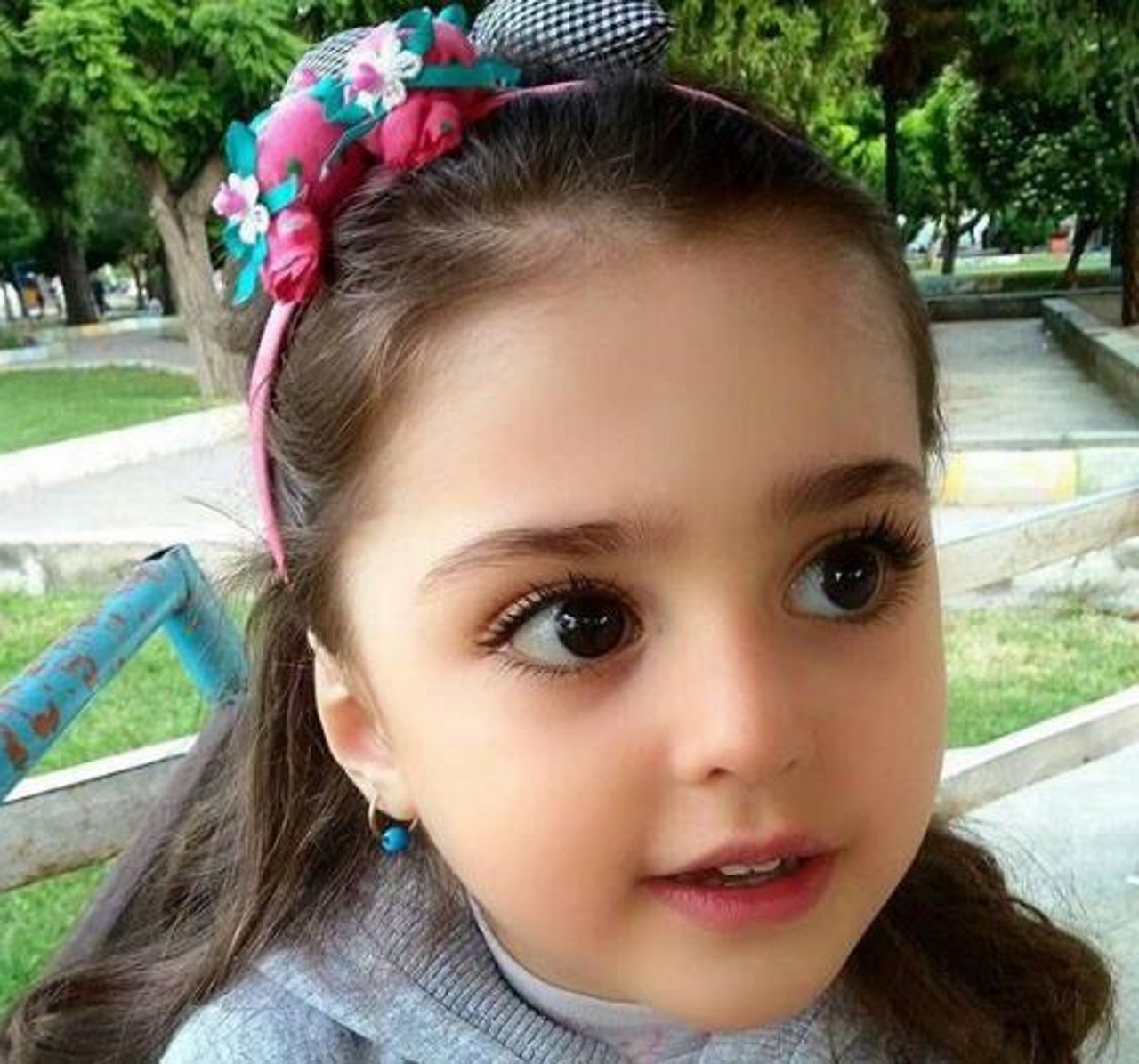 她被称为"世界最美女孩",在伊朗,难得动乱中有如此美好!