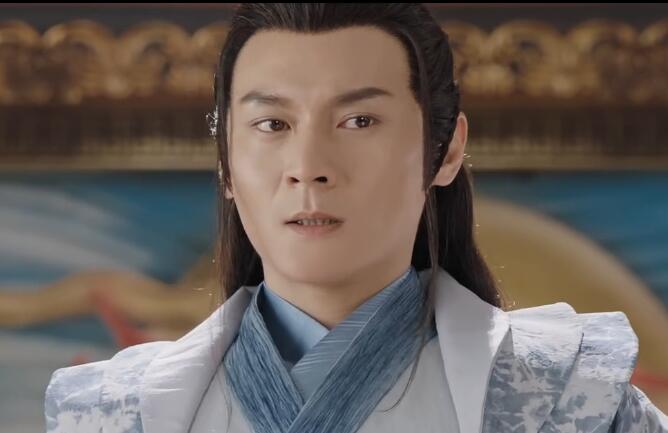 《招摇》路招摇曾经要洛明轩以身相许,如今为厉尘澜与金仙为敌