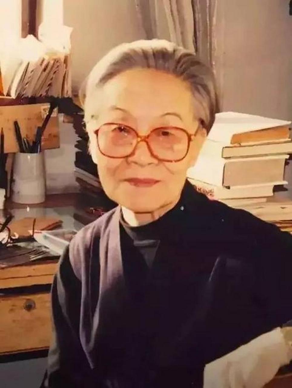 杨绛经典文学作品:《洗澡》是中国著名作家,翻译家,钱钟书的夫人