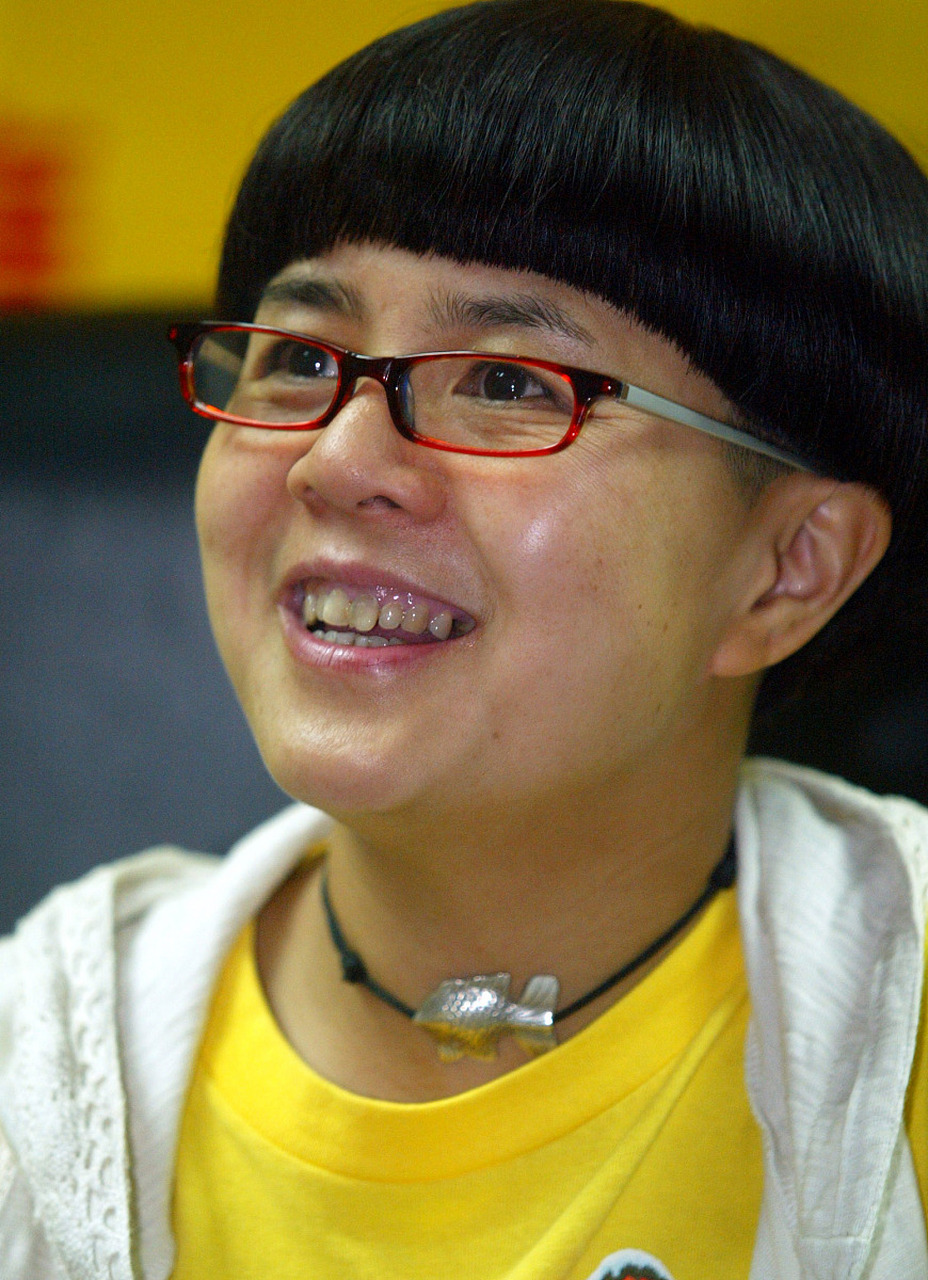 央视主持人金龟子升级当姥姥!