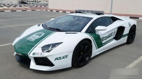 教皇签字后的摩托翻了11倍,今一辆签字的限量兰博基尼,值多少?