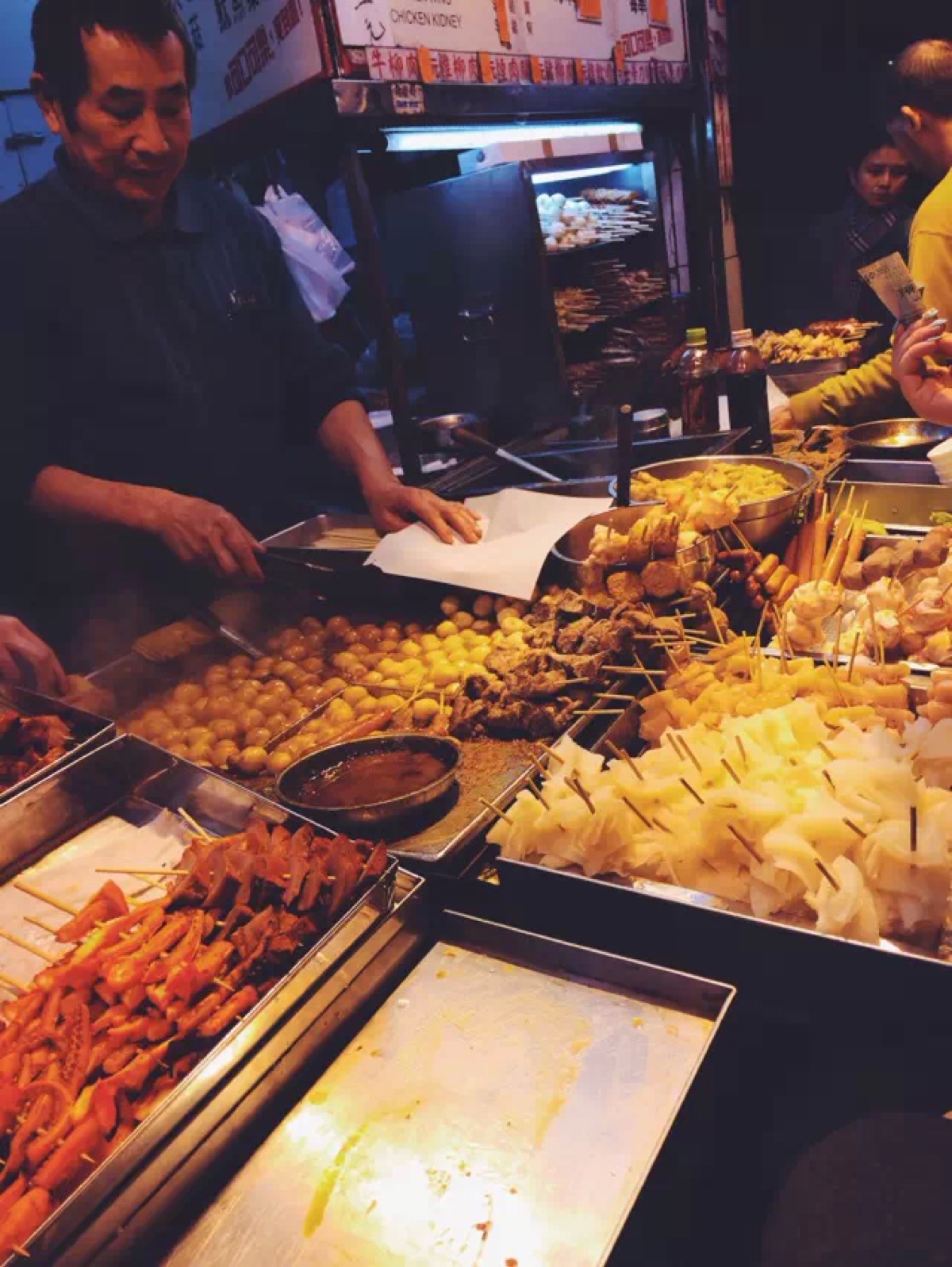 济宁市梁山县,小吃车食品安全存在隐患,相关部门开始核查