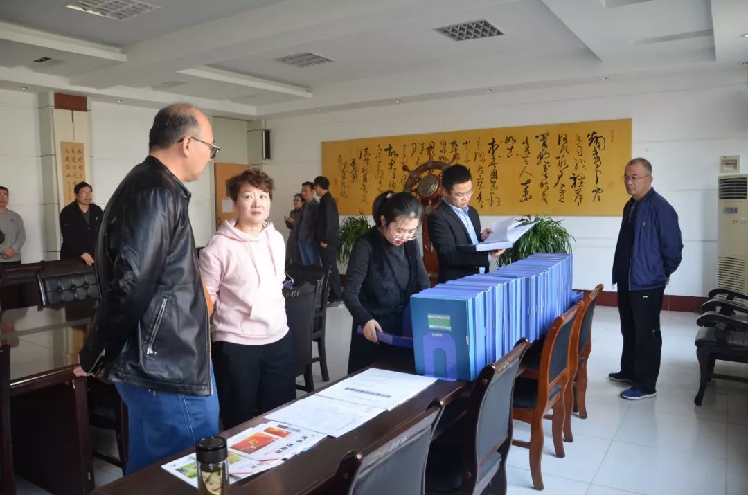 临沭县宣传部到临沭二中开展文明单位复查工作