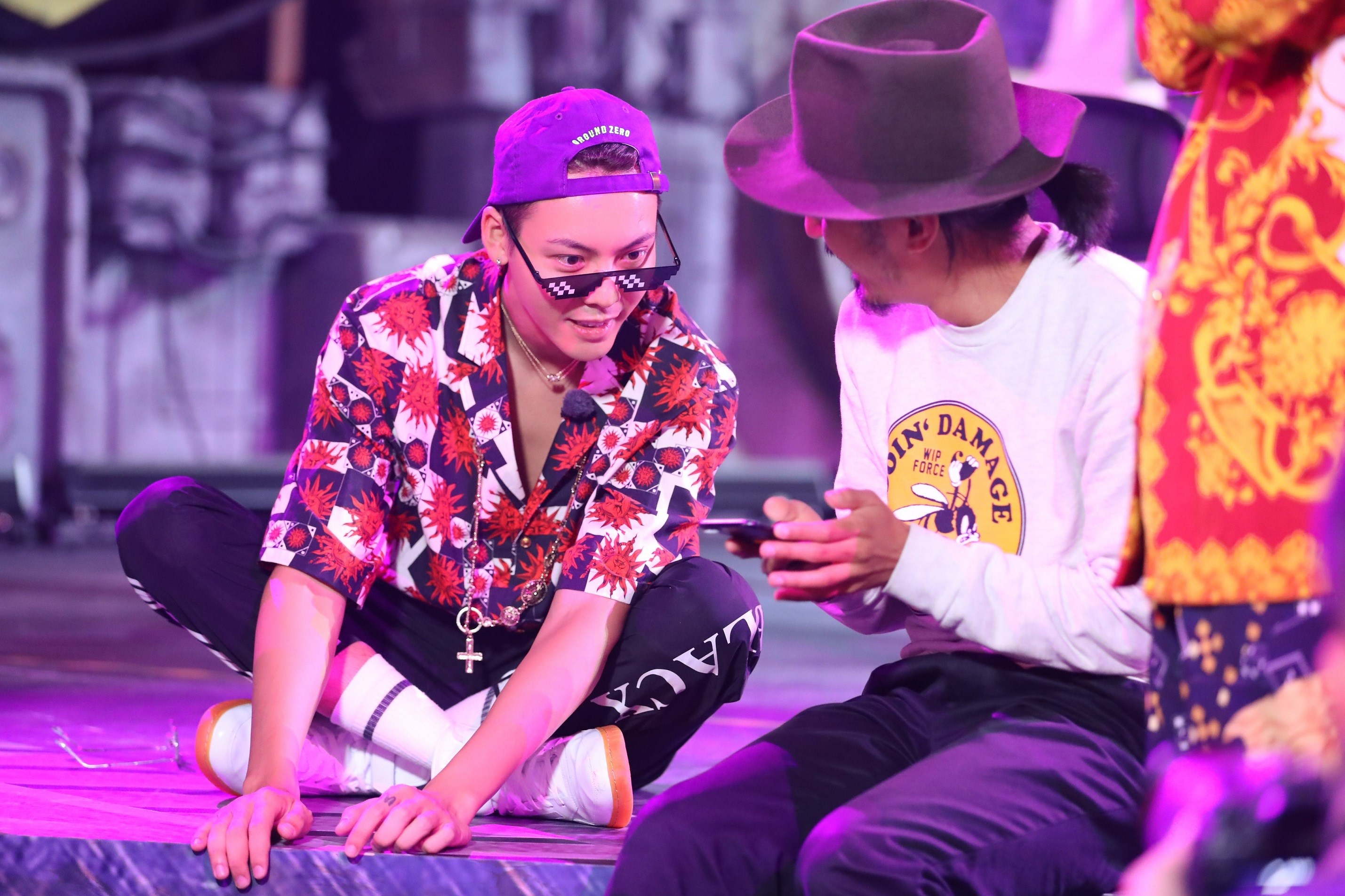 陈伟霆《热血街舞团》首次带领队员大跳"海草舞" 网友: 创意满分,燃炸