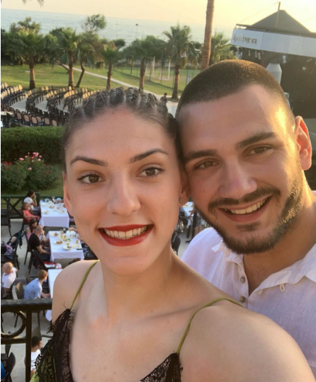 女排世锦赛冠军惨败巴西!7大主力忙度假 博斯科维奇与男友秀恩爱